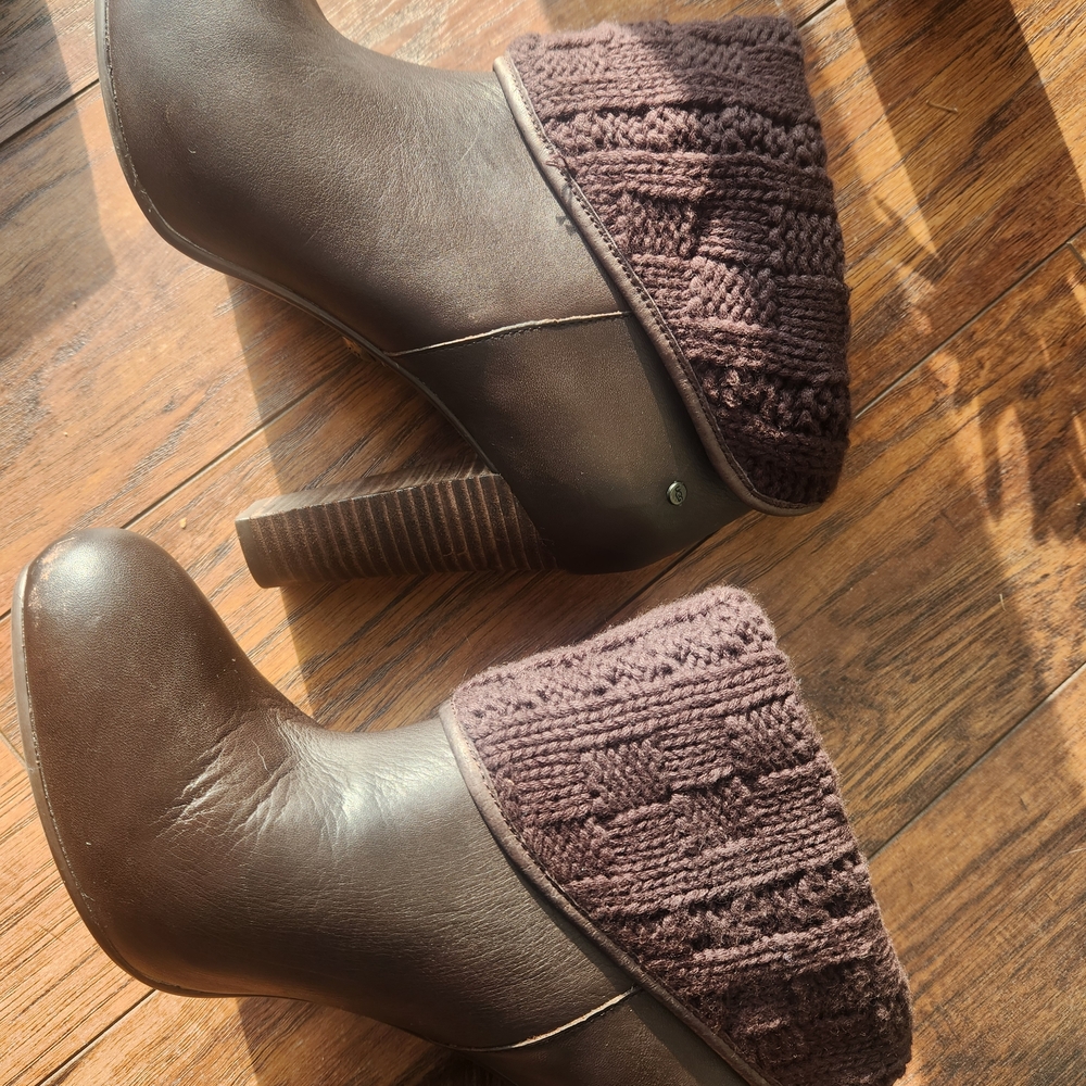 UGG Brown Leather Heeled Ankle Boots with Knit Cuff 9 - Picture 3 of 8